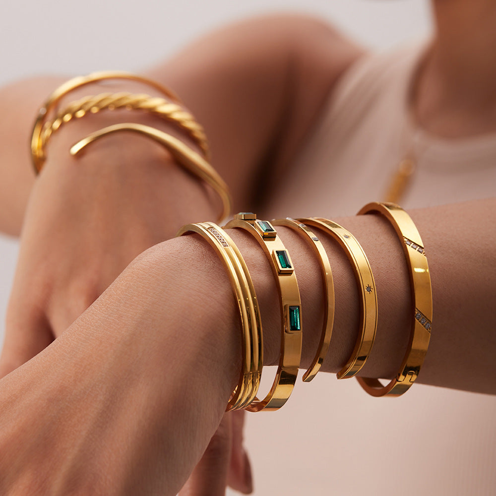 Versatile Gold-plated Bracelet