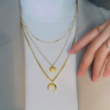 Ornament Star And Moon Pendant Necklace